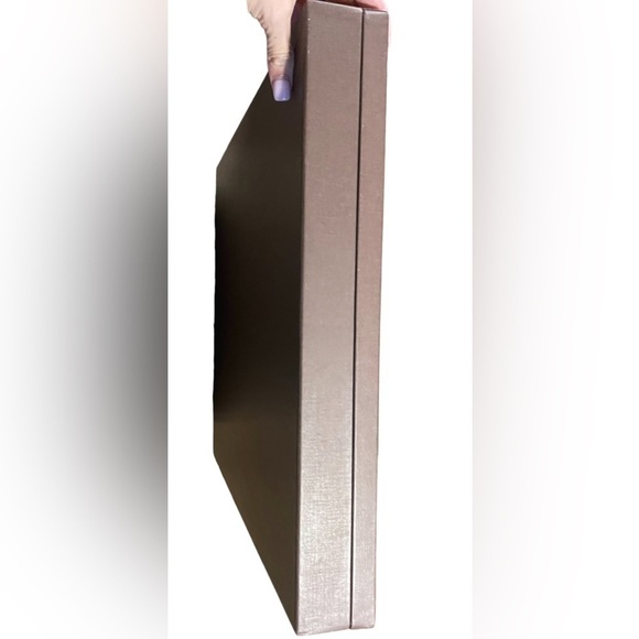 ✨Authentic Louis Vuitton Vintage
Large Storage Gift Decorative Box in Brown - Picture 3 of 16